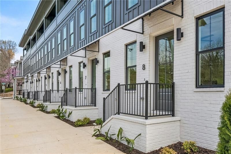 Property Photo: 1160 Boulevard SE 6 GA 30312