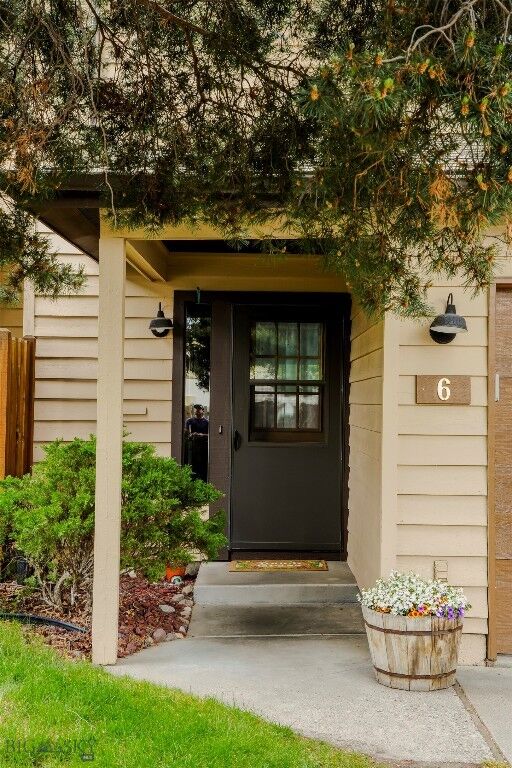 Property Photo:  1612 W Olive Street 6  MT 59715 