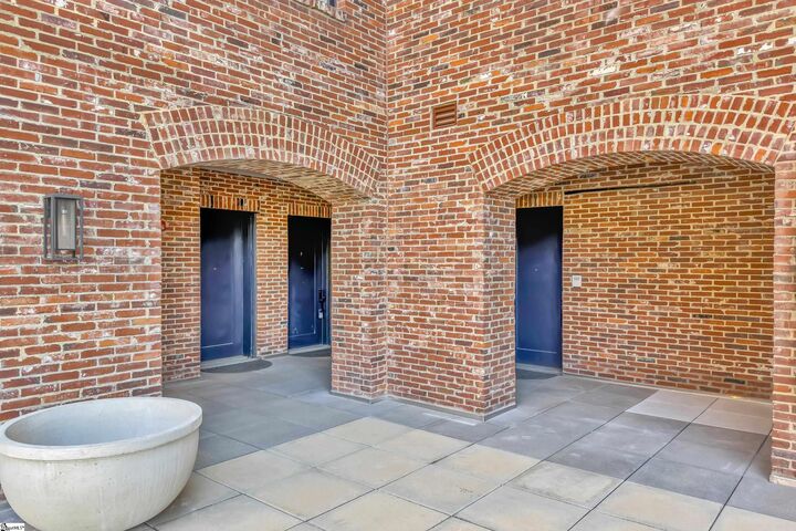 Property Photo: 110 N Markley Street Unit 107 SC 29601