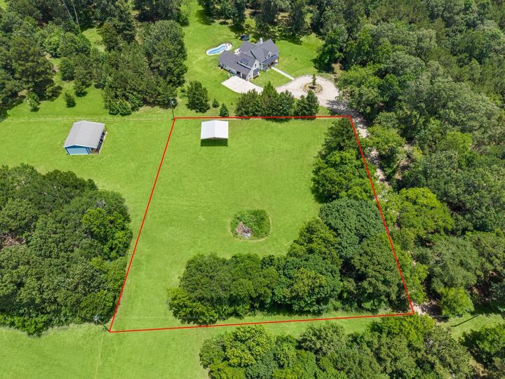 Property Photo: 17300 Dutch Road TX 77358