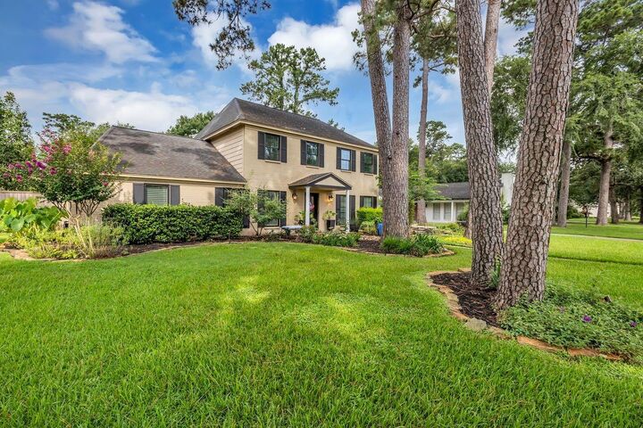 Property Photo: 14115 Paradise Valley Drive TX 77069