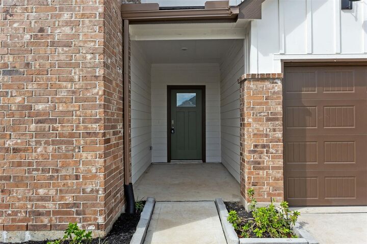 Property Photo: 2828 Willow Gulch Way TX 77469