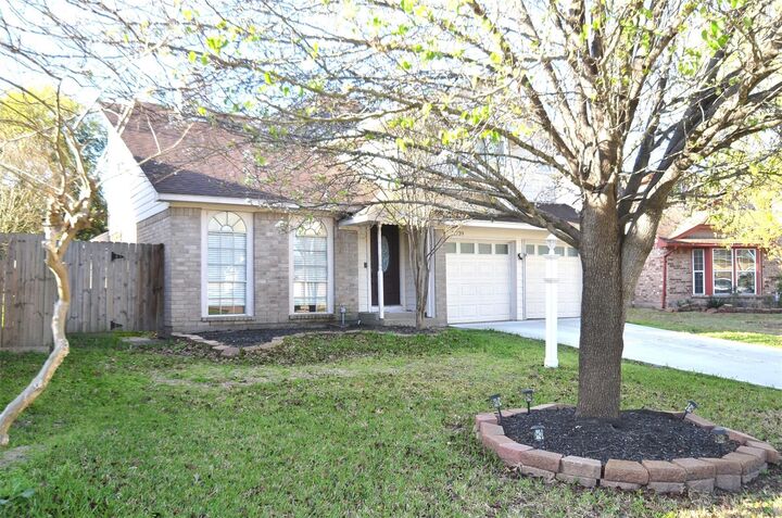 Property Photo: 12739 Skyknoll Lane TX 77082