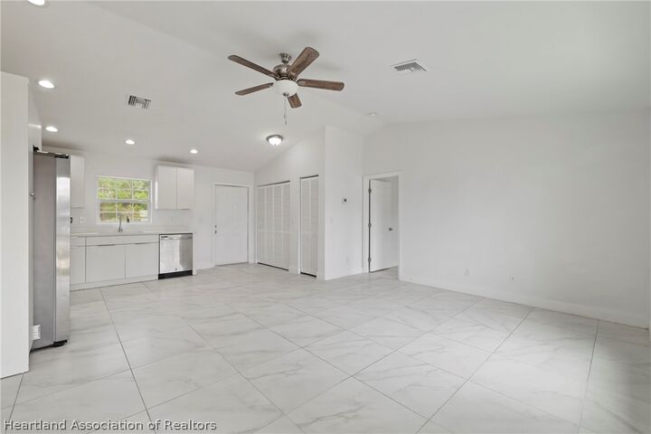 Property Photo:  107 Elba Drive NE  FL 33852 