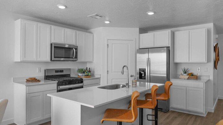 Property Photo: 1172 N Indigo St #1099 UT 84721
