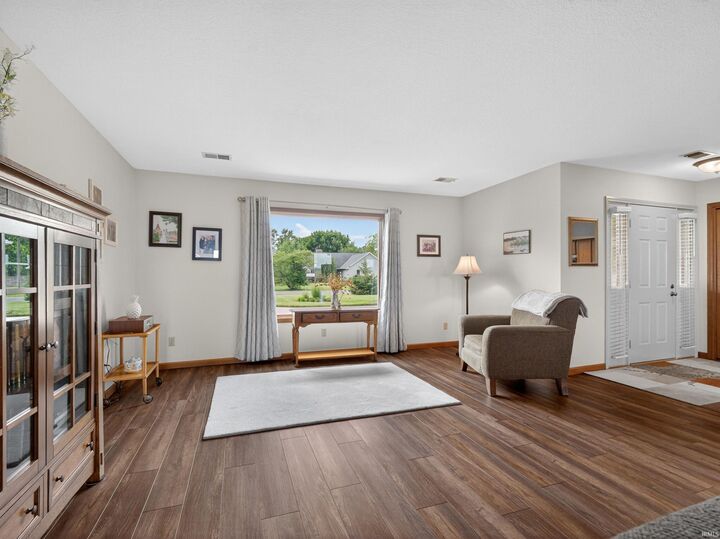 Property Photo:  422 Meadow Lane  IN 46777-9385 