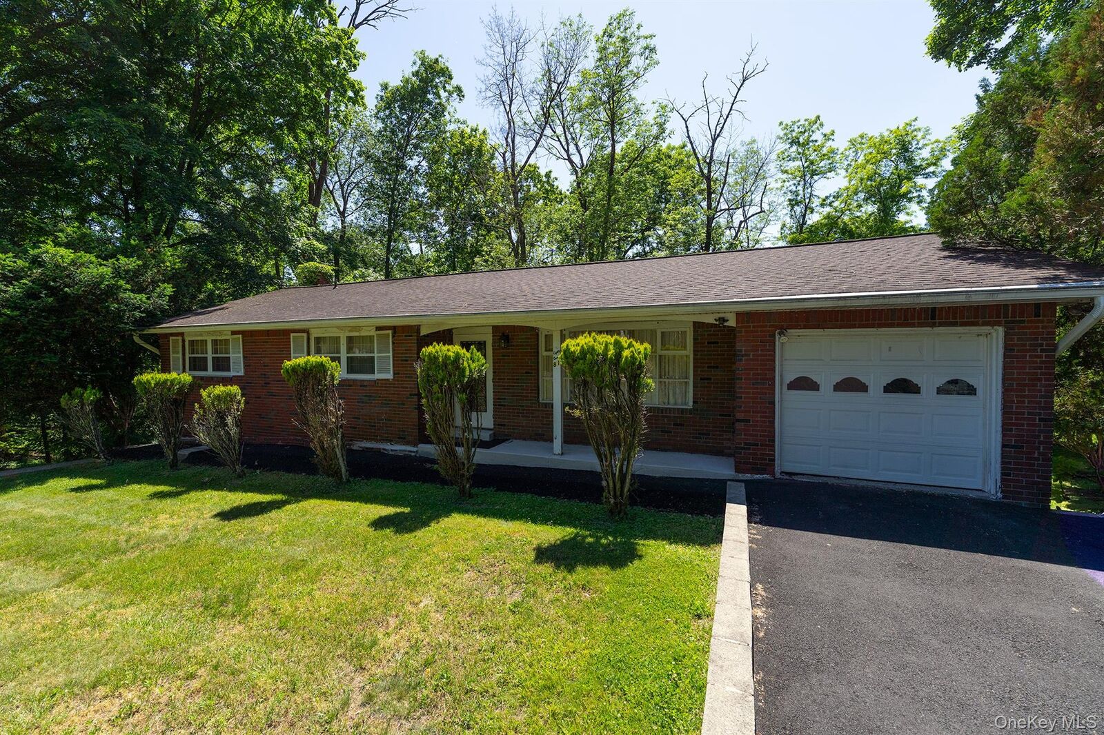 Property Photo:  81 Hempstead Road  NY 10977 