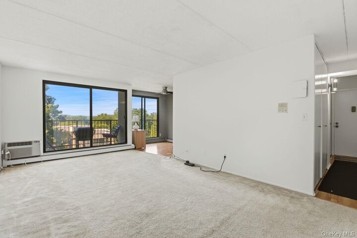 Property Photo:  150 Overlook 5F  NY 10566 