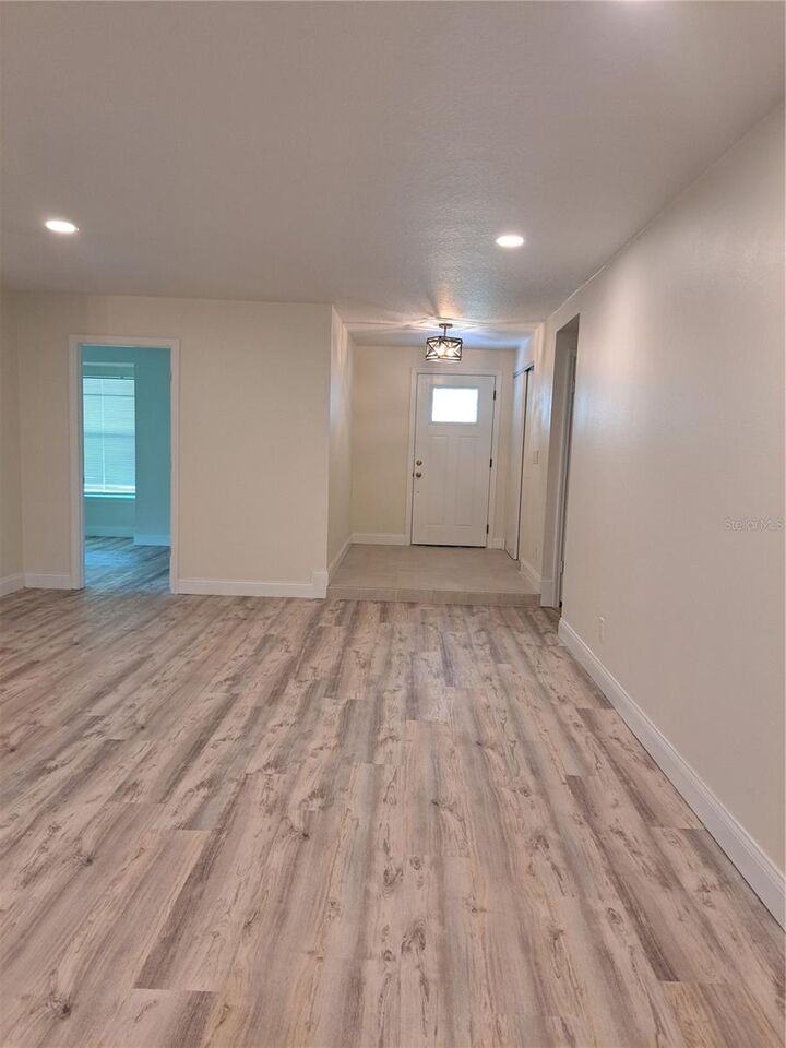 Property Photo: 37 Cooper Lane FL 32137