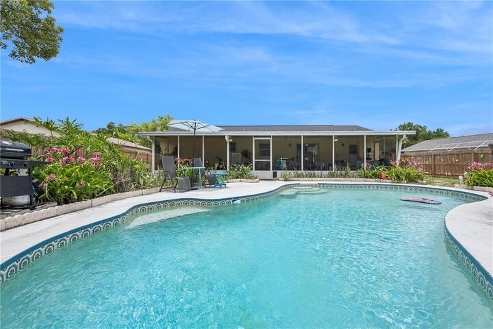 Property Photo:  1023 Worthing Court  FL 32792 
