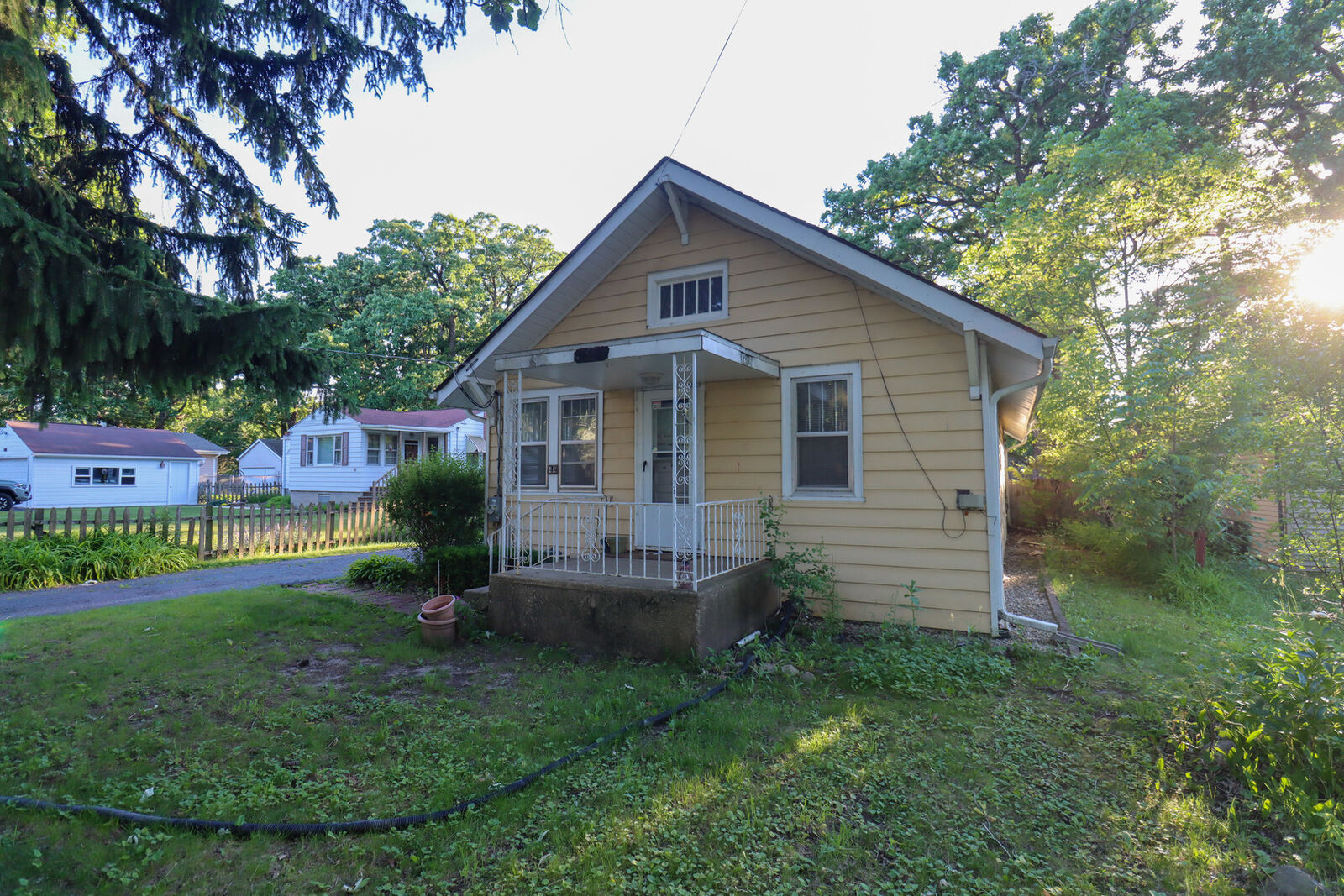 Property Photo: 44 Oak Knoll Drive IL 60046