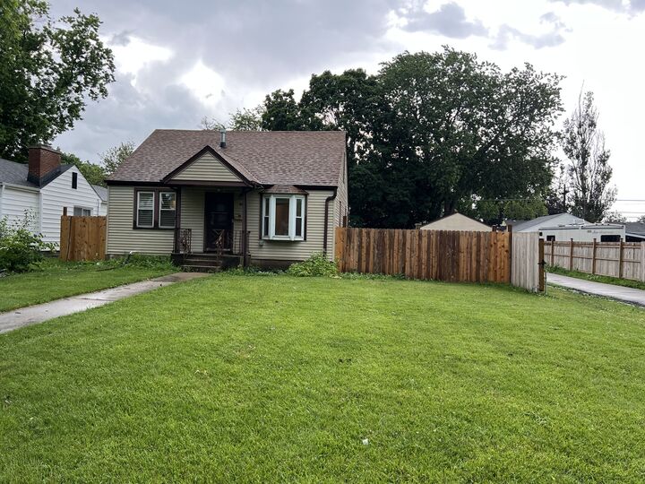Property Photo: 17 N Iowa Avenue IL 60101