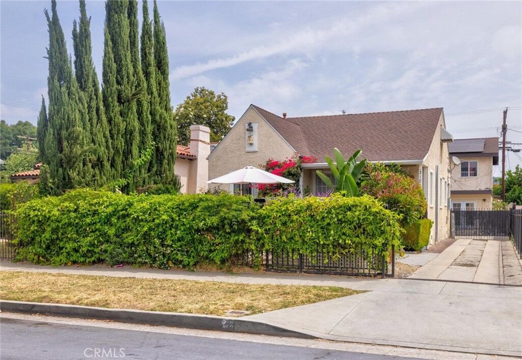 Property Photo: 3185 Perlita Avenue CA 90039