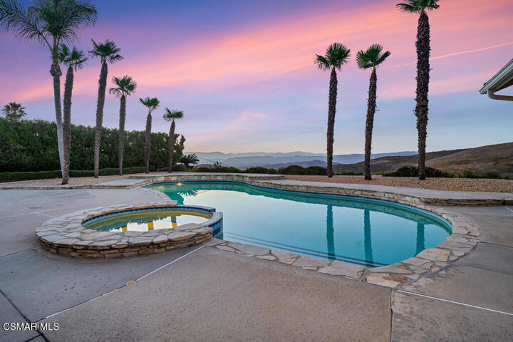 Property Photo:  2147 McCrea Road  CA 91362 