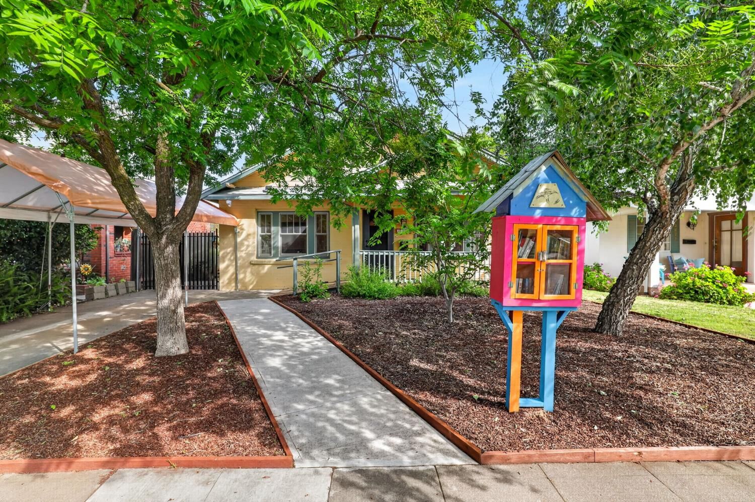 Property Photo: 3957 Miller Way CA 95817