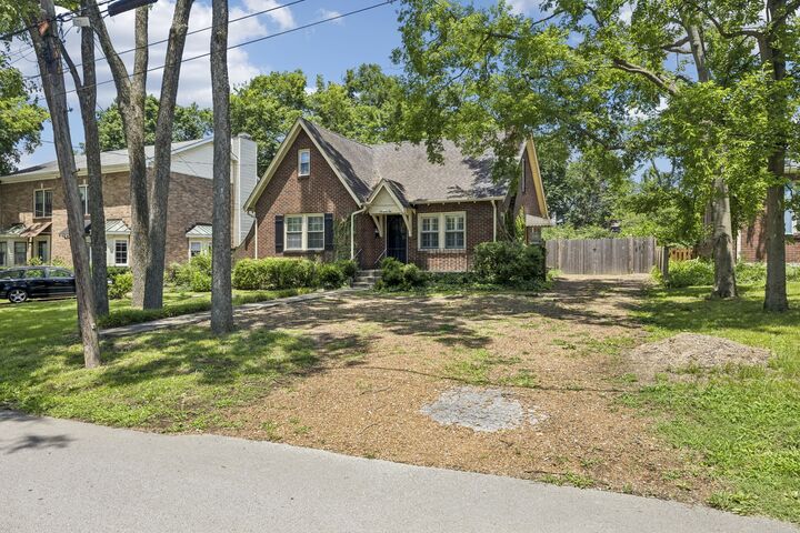 Property Photo: 1910 Sweetbriar Ave TN 37212