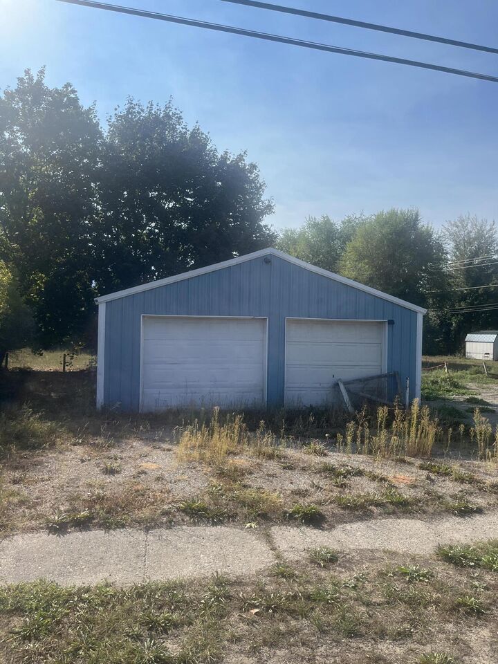 Property Photo: 150 E 8th Ave WA 99141