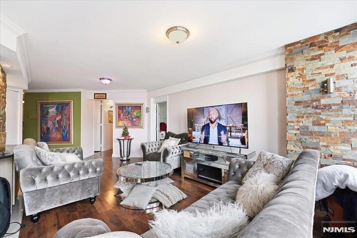 Property Photo:  7004 Boulevard East 8C  NJ 07093 