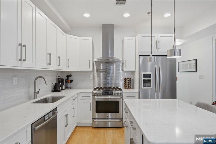 Property Photo:  838 Park Avenue 2  NJ 07030 