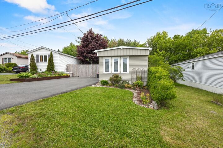 Property Photo:  109 Hilltop Drive  NS B4C 2P5 