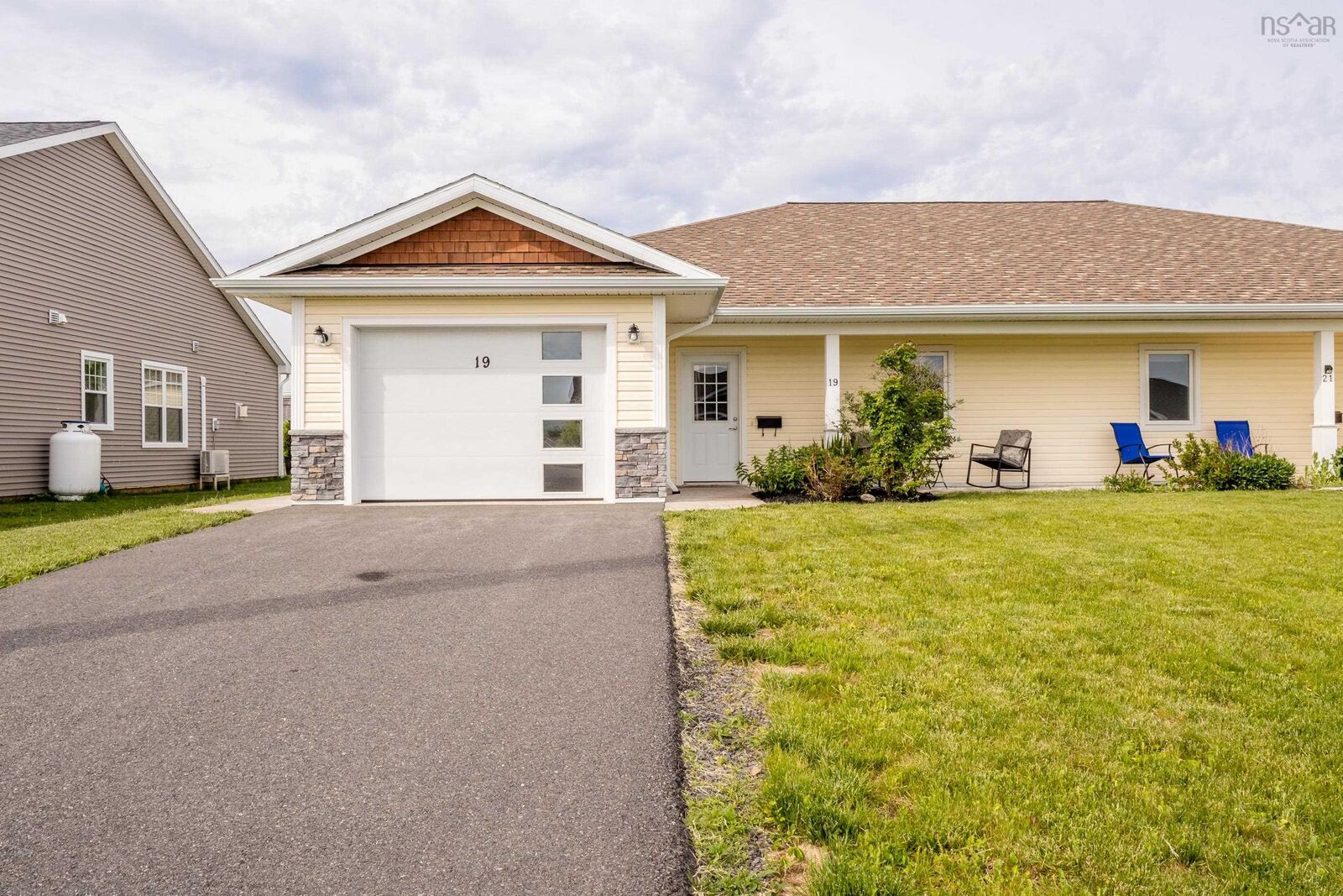 Property Photo:  19 Mackinnon Court  NS B4N 0A7 