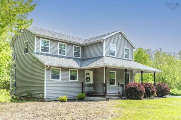 Property Photo:  73 Strickland Avenue Avenue  NS B0K 1X1 