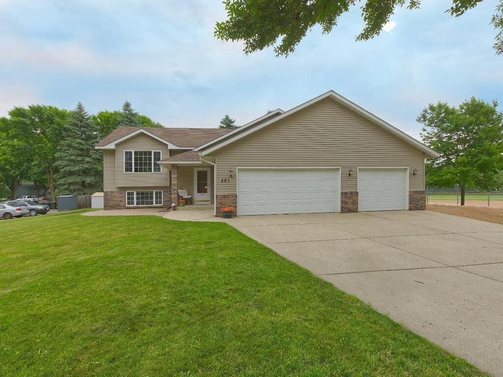 Property Photo: 561 Kingsley Street S MN 55395