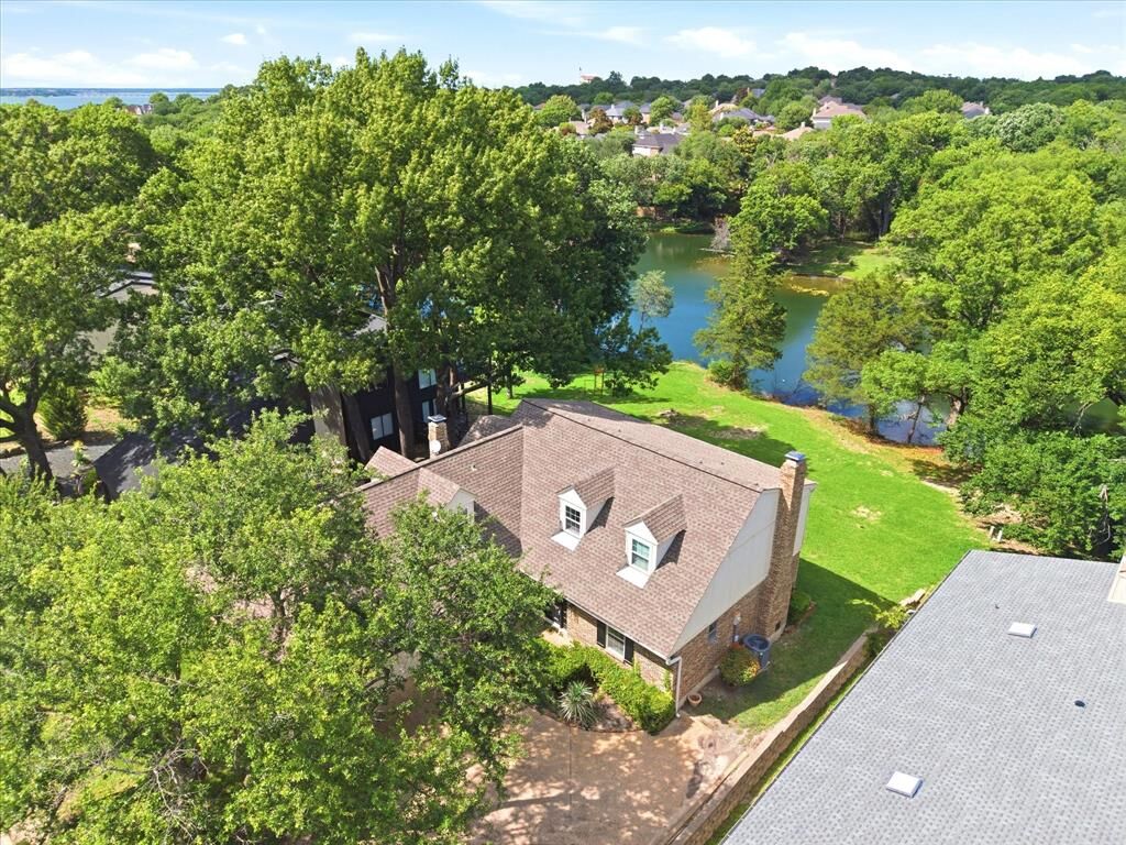 Property Photo: 204 Sovereign Court TX 75032