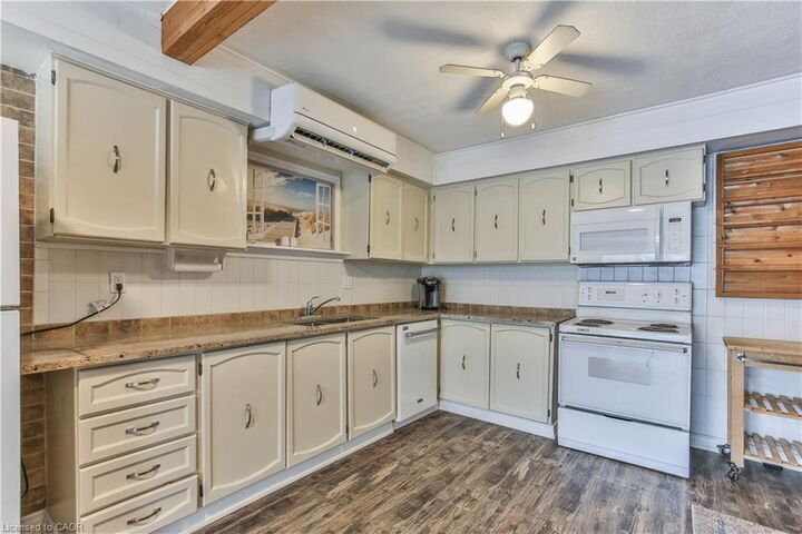 Property Photo:  7 Willow Avenue  ON N0E 1M0 