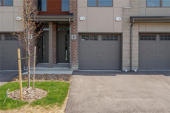 Property Photo: 35 Dawson Drive 4 ON L9Y 5T1