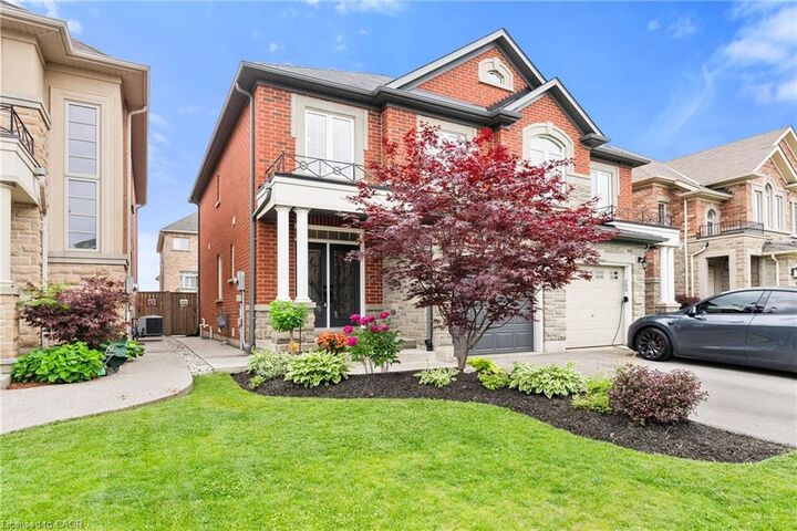 Property Photo: 82 Summerberry Way ON L9B 0G1