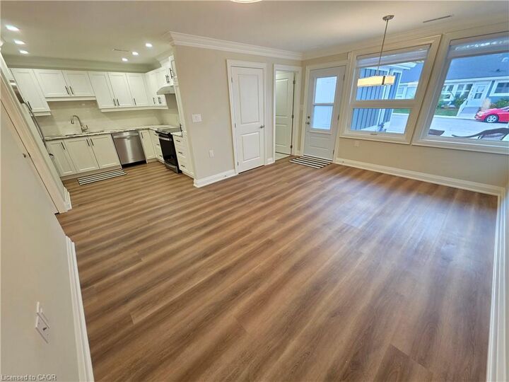 Property Photo:  59 Szollosy Circle  ON L9B 1T8 