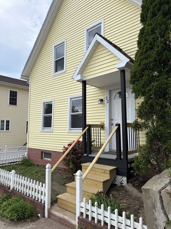 Property Photo:  52 Harrison St  MA 01604 