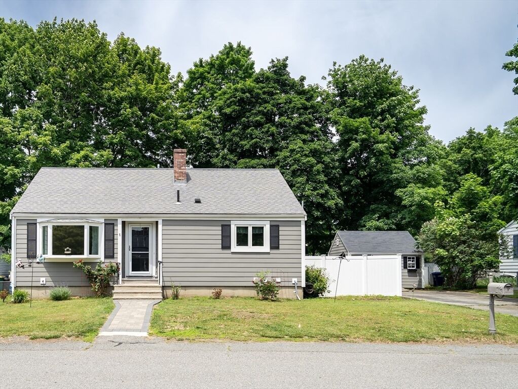 Property Photo:  6 Fairview Ter  MA 01801 