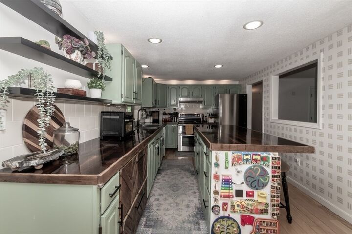 Property Photo: 20 Constantine Dr MA 01879