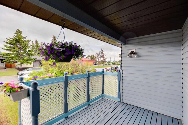 Property Photo:  2138 Summerfield Boulevard SE  AB T4B 1X5 