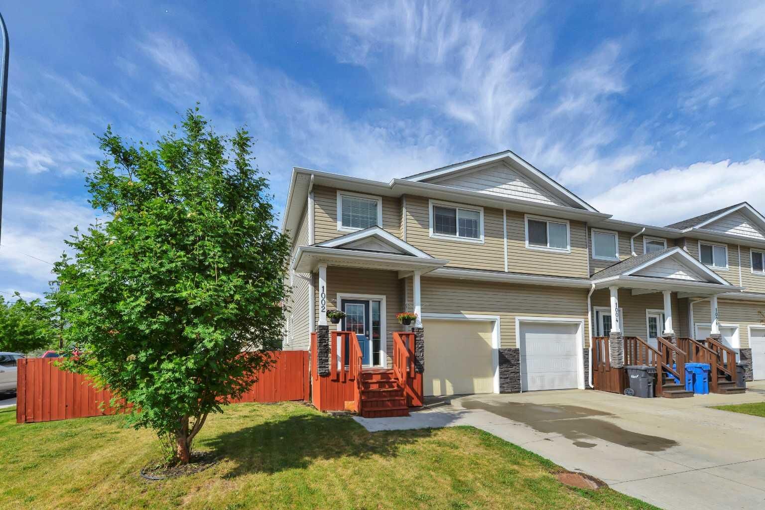 Property Photo:  1002 Minto Street  AB T0M 1R0 