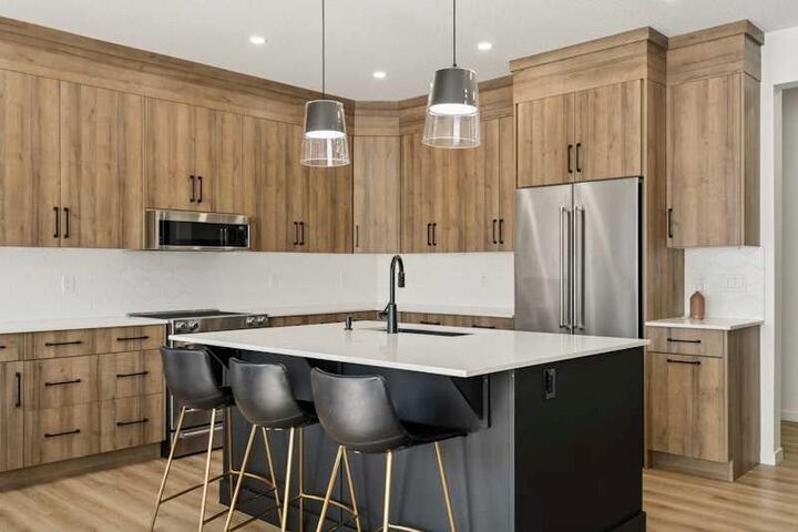 Property Photo:  20 Wolf Creek Street SE  AB T2X 4V2 