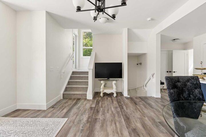 Property Photo: 2851 12 Avenue SW AB T3C 3Y7