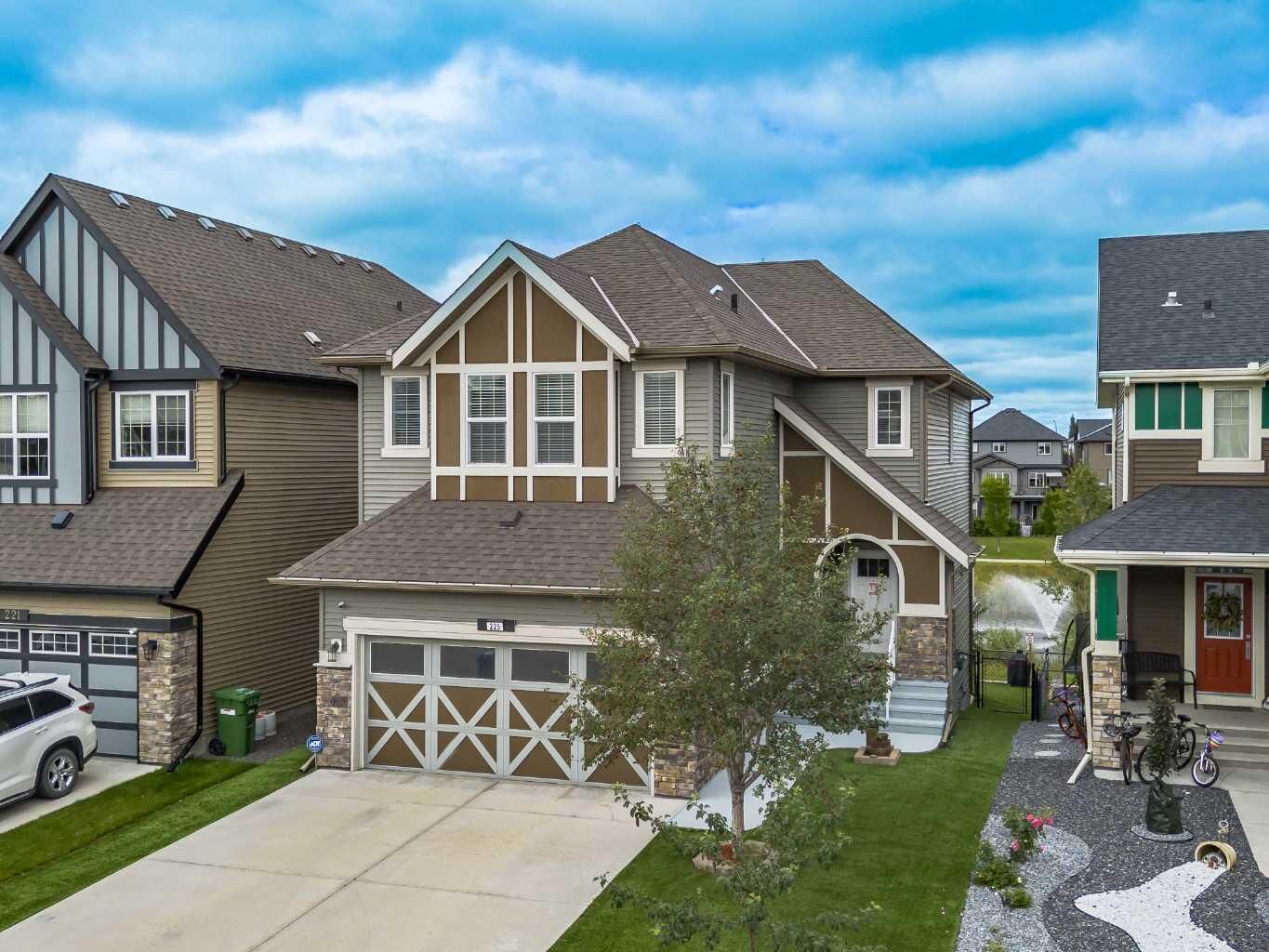 Property Photo:  225 Kingsmere Cove SE  AB T4A 0S1 