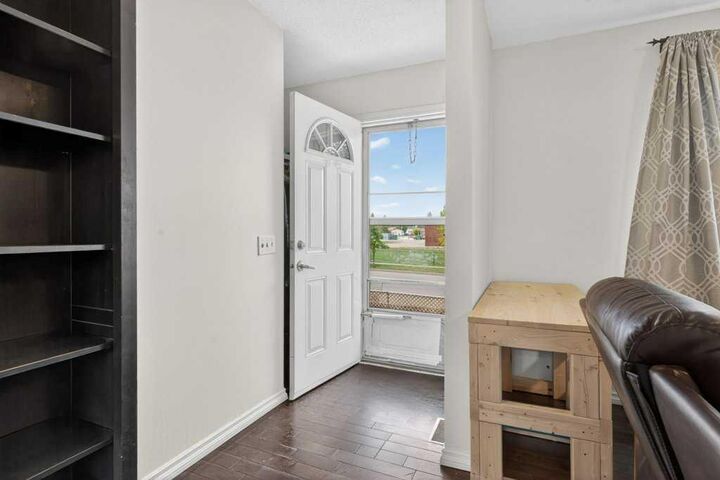 Property Photo: 1308 Pensacola Way SE AB T2A 2H2