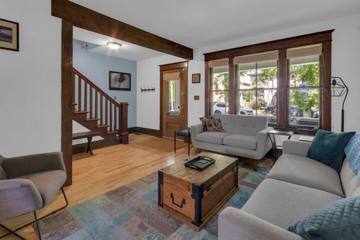 Property Photo:  1733 13 Avenue SW  AB T3C 0V1 