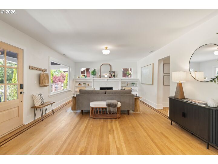 Property Photo: 6114 N Kerby Ave OR 97217