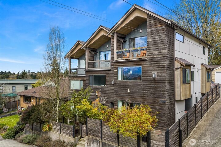 Property Photo: 3010 NE 55th Street WA 98105
