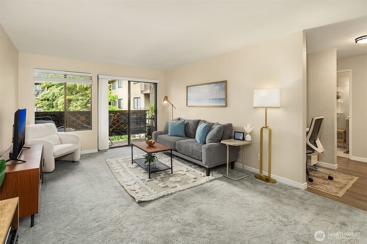 Property Photo:  750 N 143rd Street 208  WA 98133 