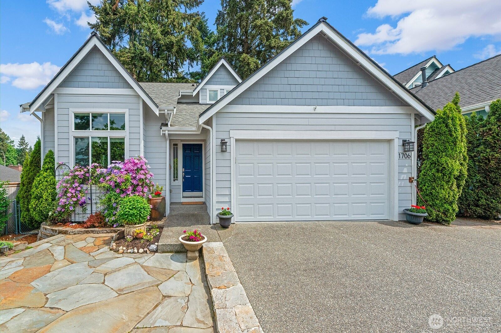 Property Photo:  1706 NE 27th Place  WA 98056 
