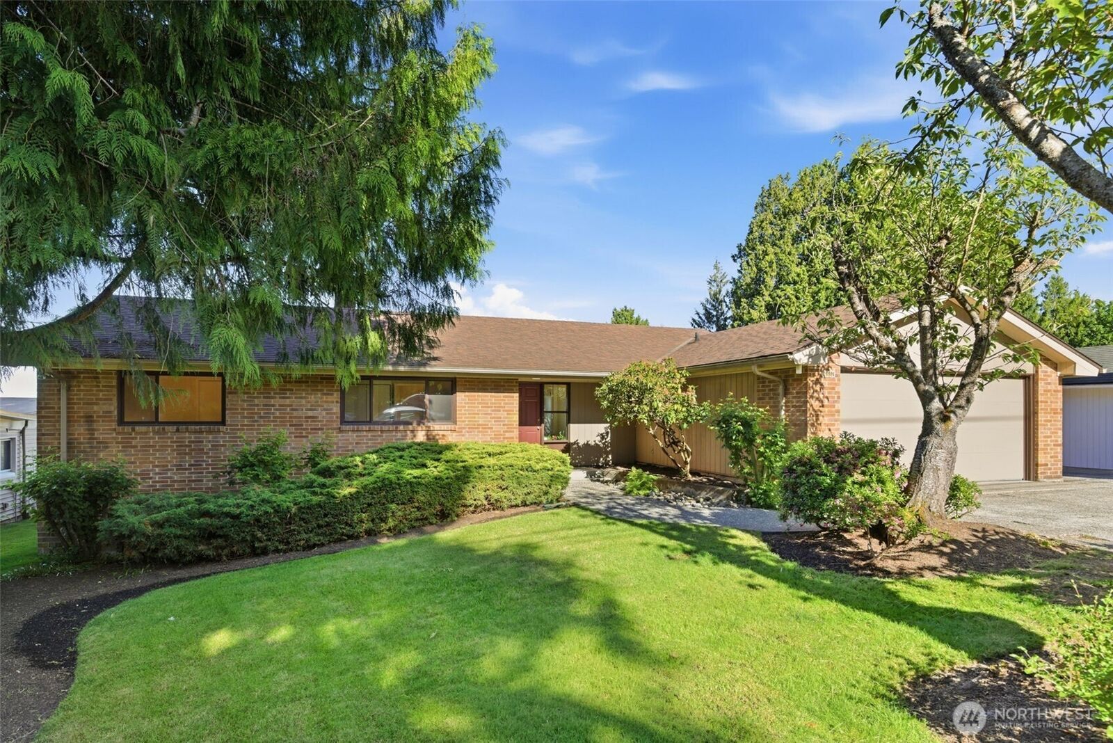Property Photo:  16532  34th Avenue NE  WA 98155 