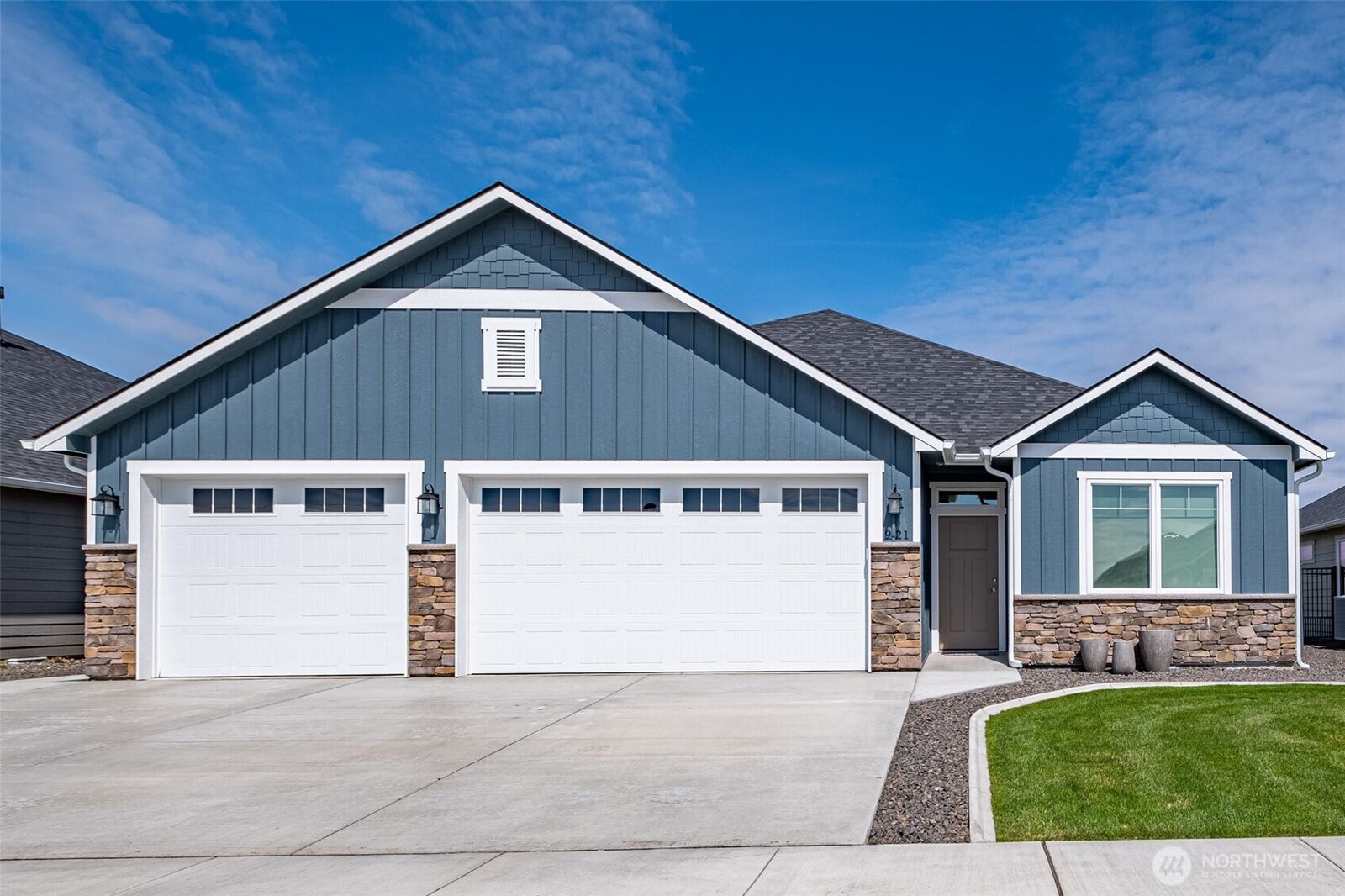 Property Photo: 915 S M Loop Drive SW WA 98848