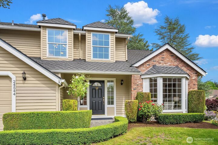 Property Photo:  24544 SE 43rd Place  WA 98029 