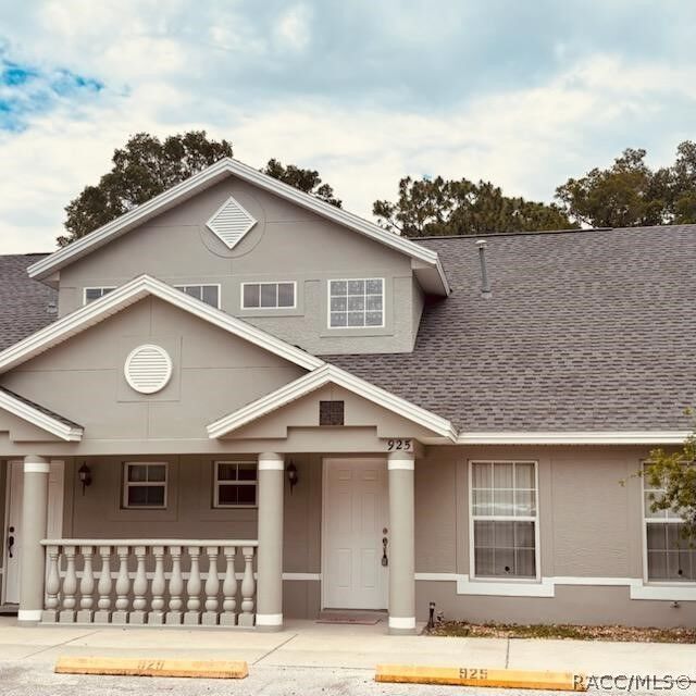 Property Photo: 925 N Rembrandt Way FL 34453